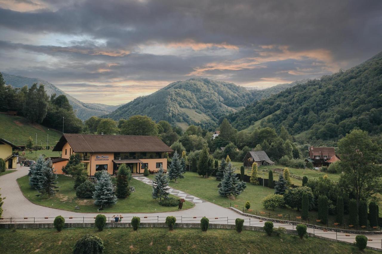 Pensiunea Rau Sadului Exteriér fotografie