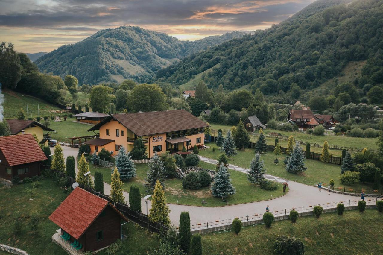 Pensiunea Rau Sadului Exteriér fotografie